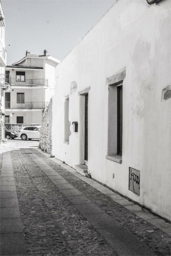 La Corte di Grazia_IUN P2039/40 Nuoro  Esterno foto
